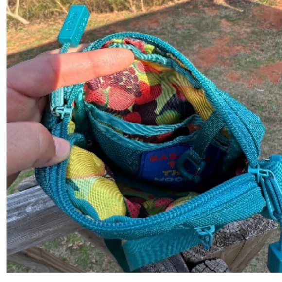 Baboon to the moon b2tm sling bag - Picture 7 of 7